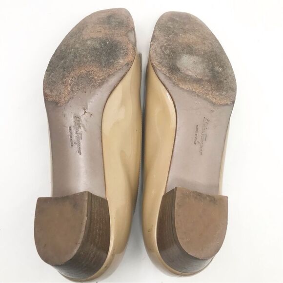 Salvatore Ferragamo VARA Golden Tan Patent Leather Bow Ballet Pump - Picture 12 of 16